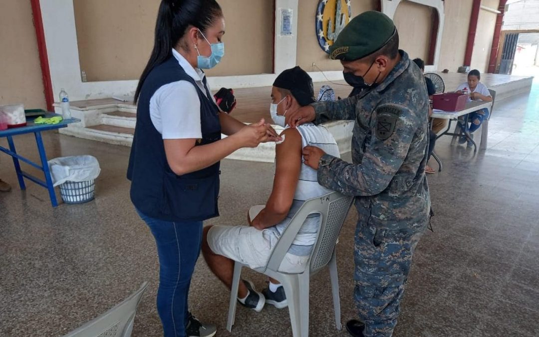 Continúan las jornadas de vacunación contra el #COVID19  en el departamento de Zacapa